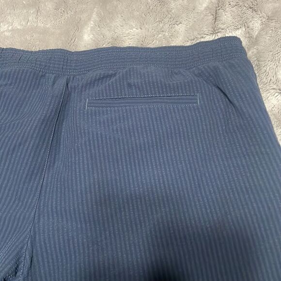 Mens 6” Shorts    - Picture 4 of 5